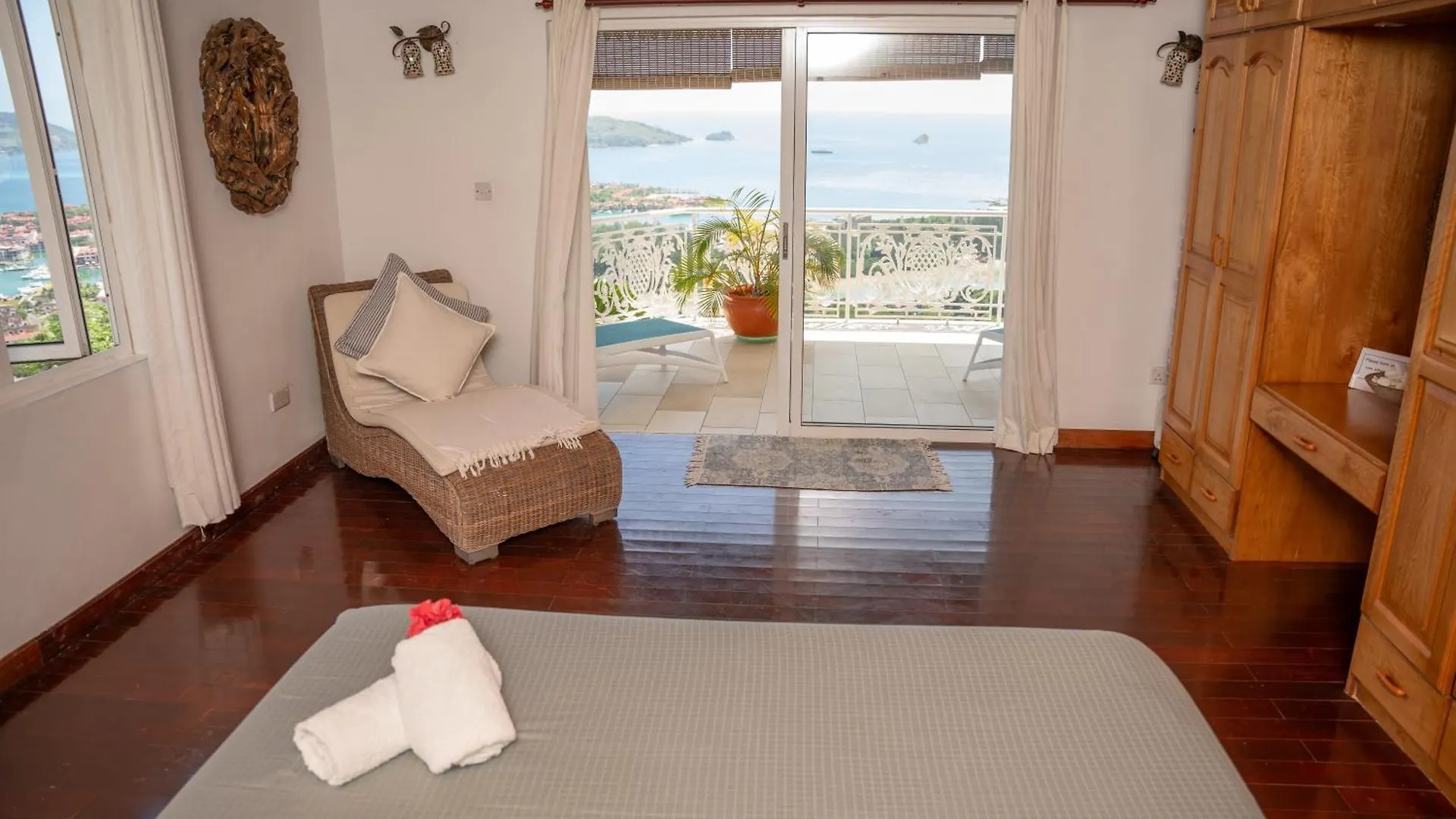 Beau Soleil Stunning Sea View One Bedroom Apartment Misere